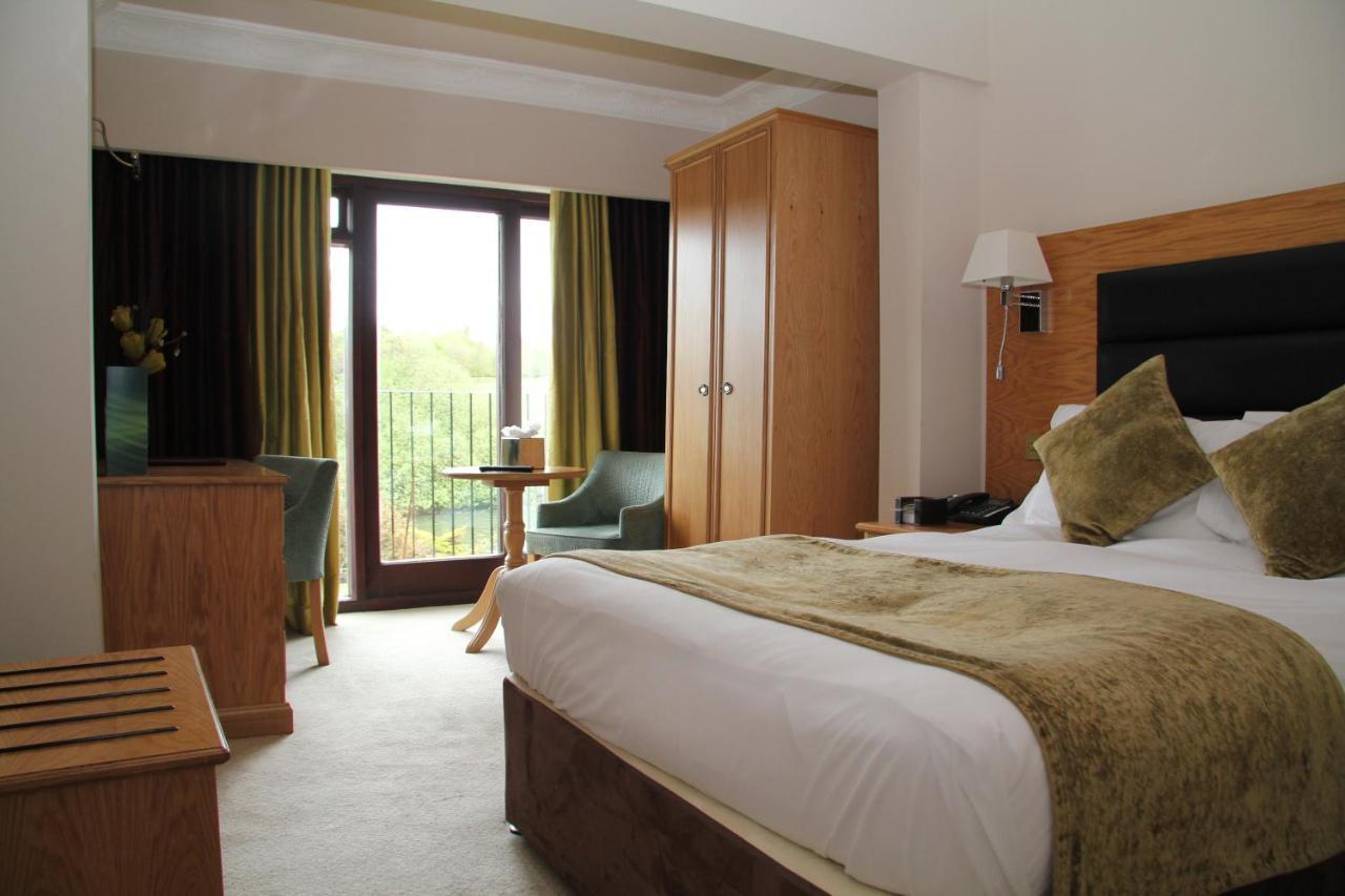 เวเทอร์ตัน ฟาร์ค โฮเต็ล Hotel เวคฟิลด์ ภายนอก รูปภาพ