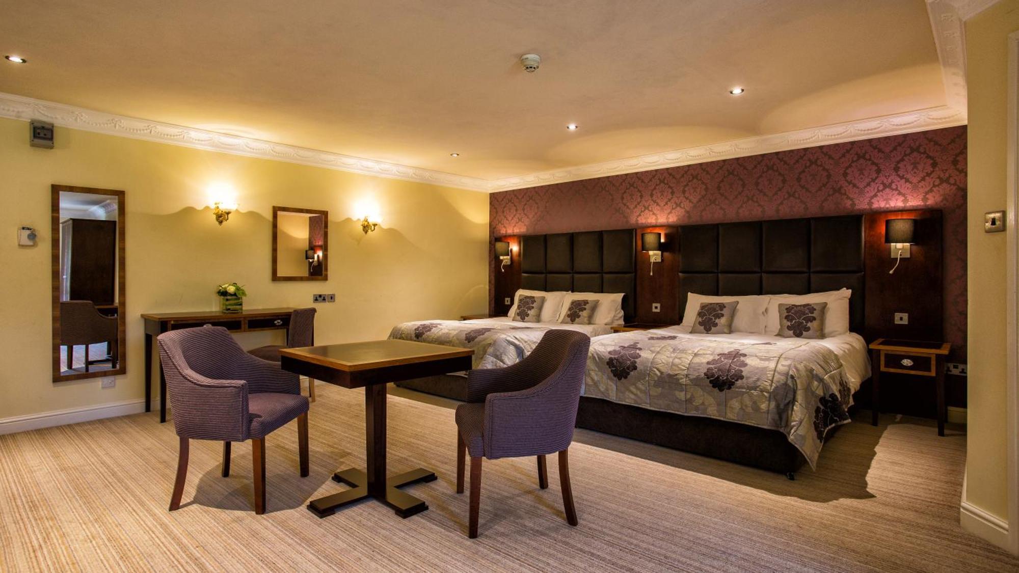 เวเทอร์ตัน ฟาร์ค โฮเต็ล Hotel เวคฟิลด์ ภายนอก รูปภาพ